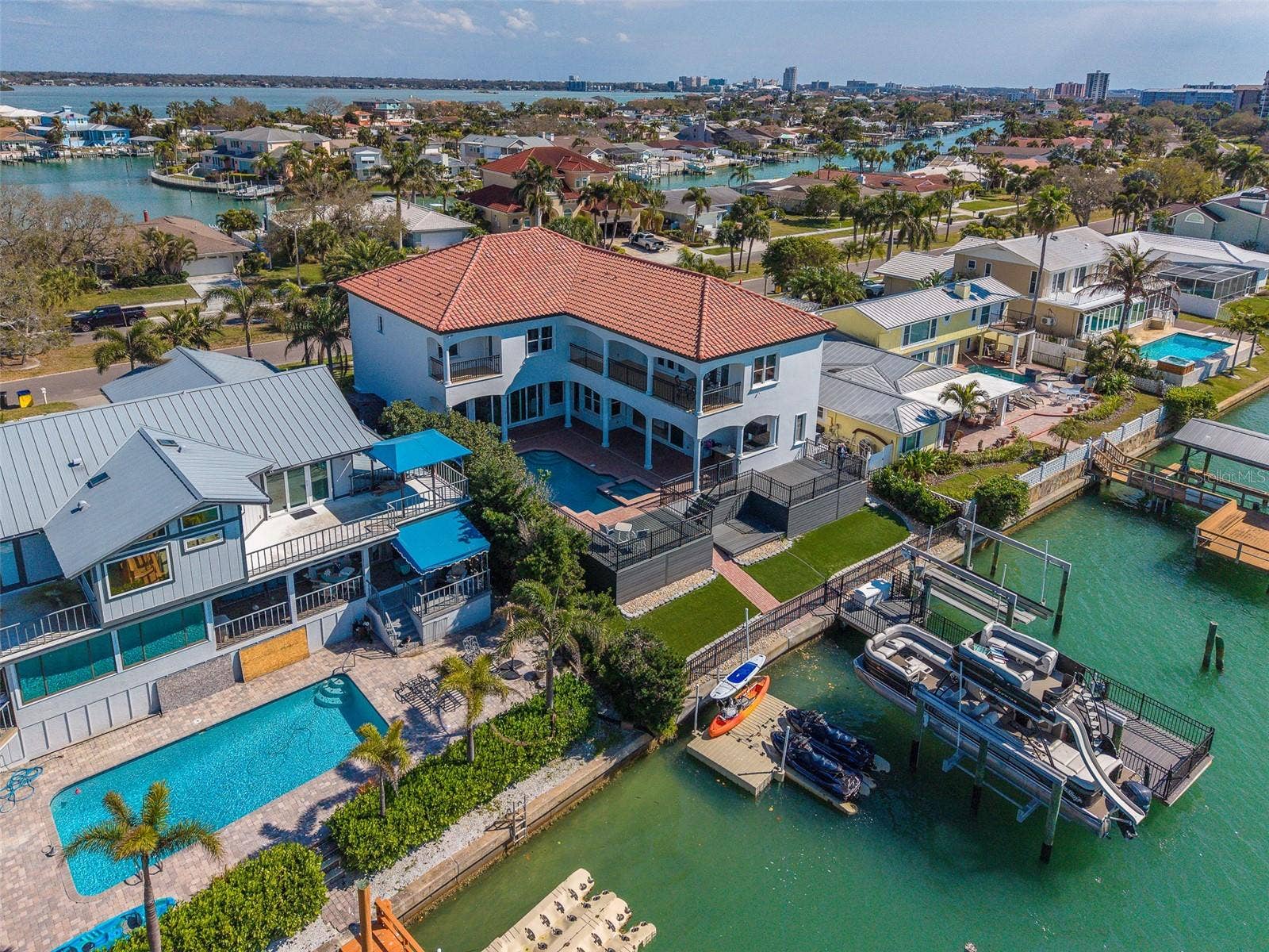 824 ISLAND WAY, Clearwater Beach, FL 33767 824 ISLAND WAY, Clearwater Beach, FL 33767
