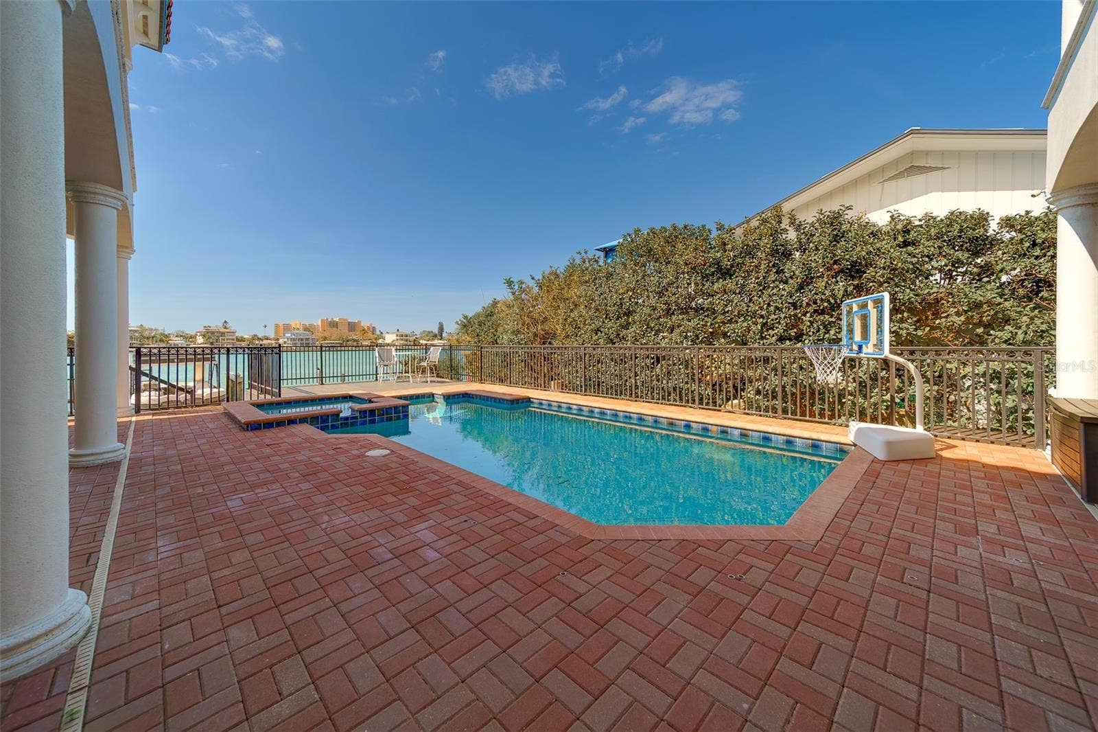 824 ISLAND WAY, Clearwater Beach, FL 33767 824 ISLAND WAY, Clearwater Beach, FL 33767