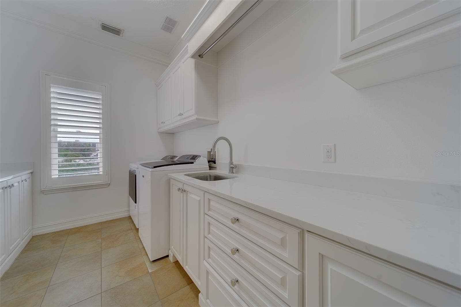 824 ISLAND WAY, Clearwater Beach, FL 33767 824 ISLAND WAY, Clearwater Beach, FL 33767