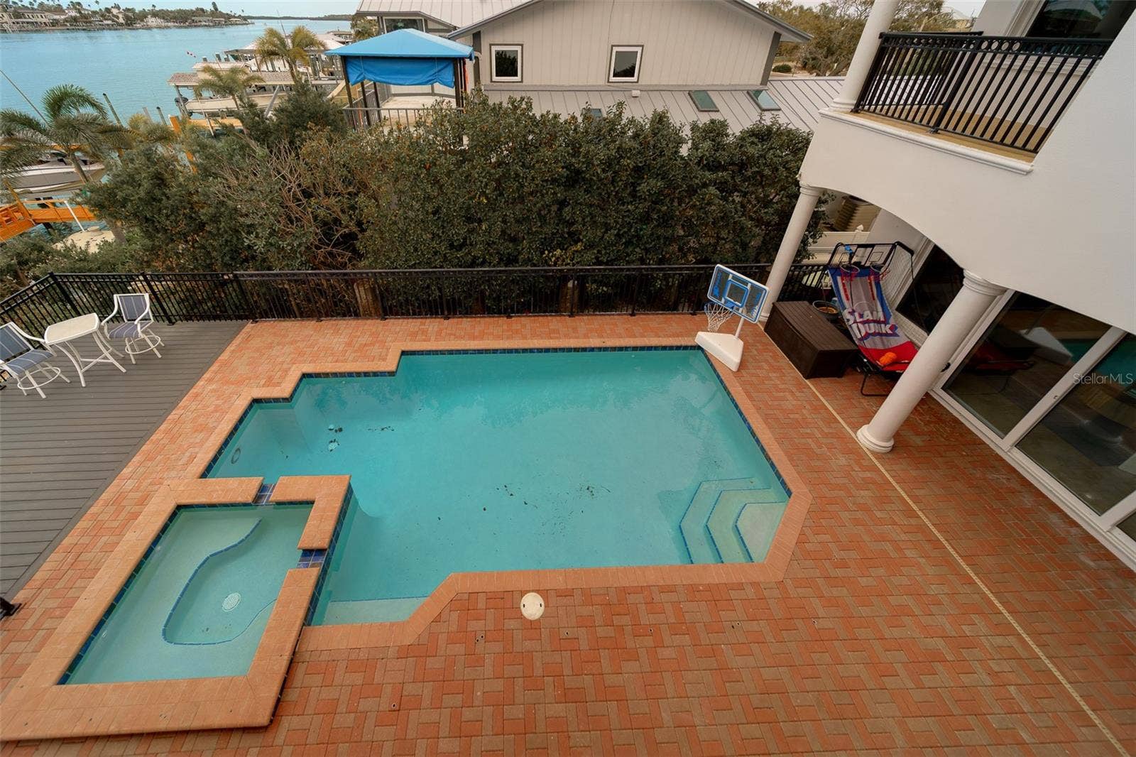 824 ISLAND WAY, Clearwater Beach, FL 33767 824 ISLAND WAY, Clearwater Beach, FL 33767