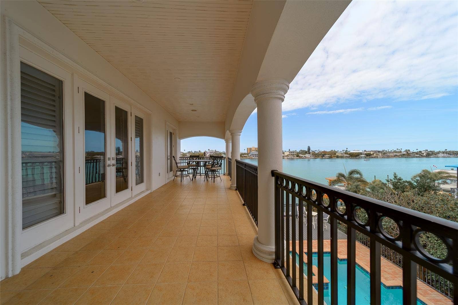 824 ISLAND WAY, Clearwater Beach, FL 33767 824 ISLAND WAY, Clearwater Beach, FL 33767