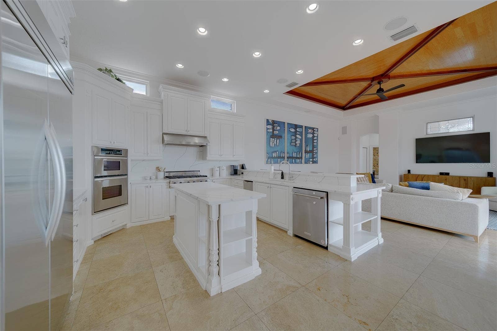 824 ISLAND WAY, Clearwater Beach, FL 33767 824 ISLAND WAY, Clearwater Beach, FL 33767