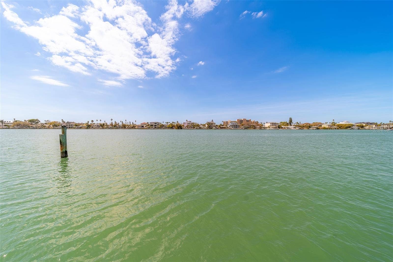 824 ISLAND WAY, Clearwater Beach, FL 33767 824 ISLAND WAY, Clearwater Beach, FL 33767
