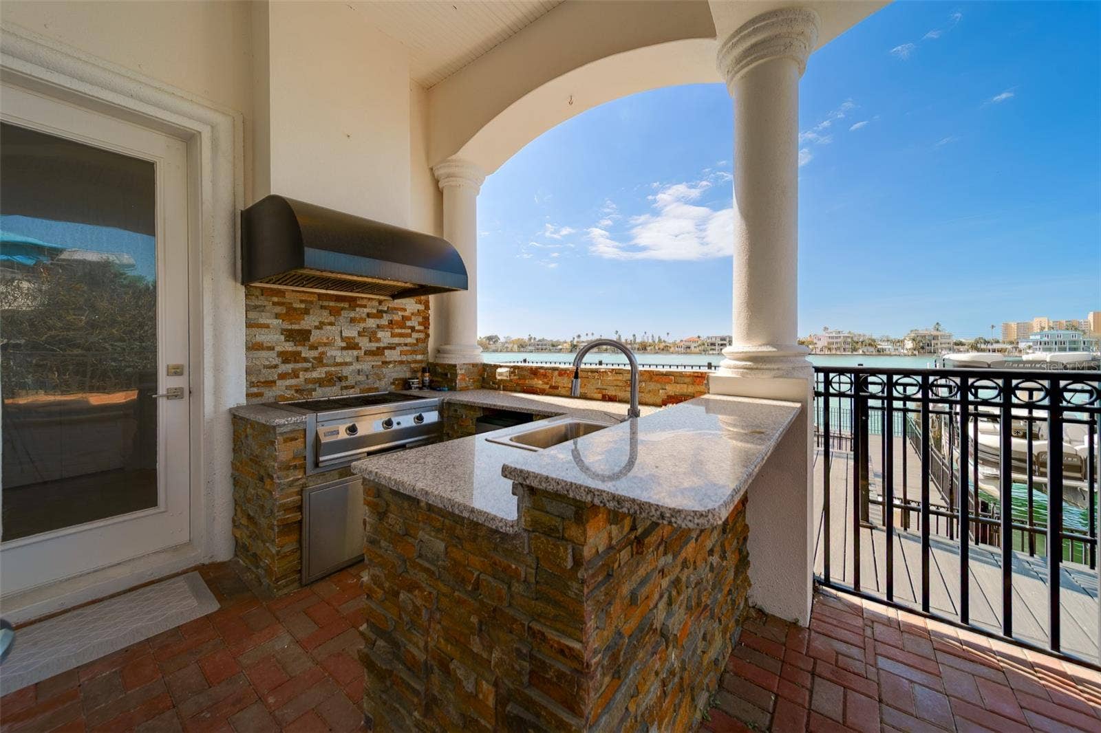 824 ISLAND WAY, Clearwater Beach, FL 33767 824 ISLAND WAY, Clearwater Beach, FL 33767