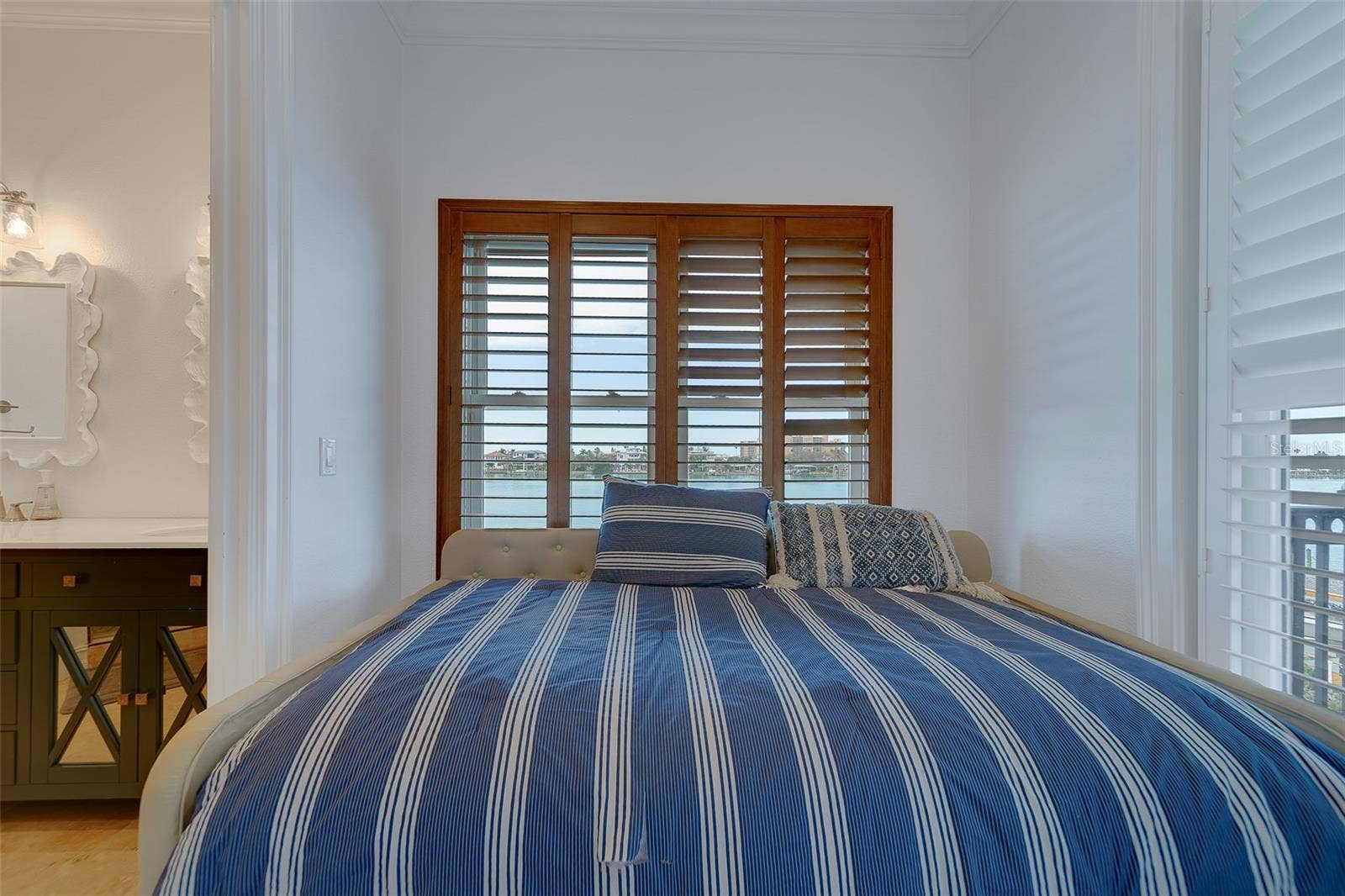 824 ISLAND WAY, Clearwater Beach, FL 33767 824 ISLAND WAY, Clearwater Beach, FL 33767