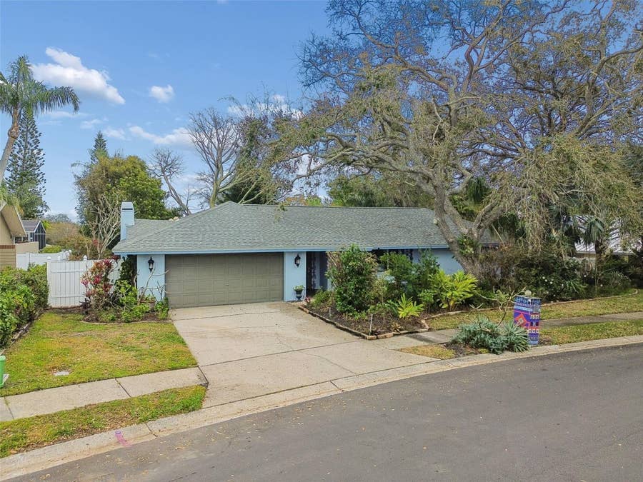Property photo for 606 GROVEWOOD LANE, Largo, FL