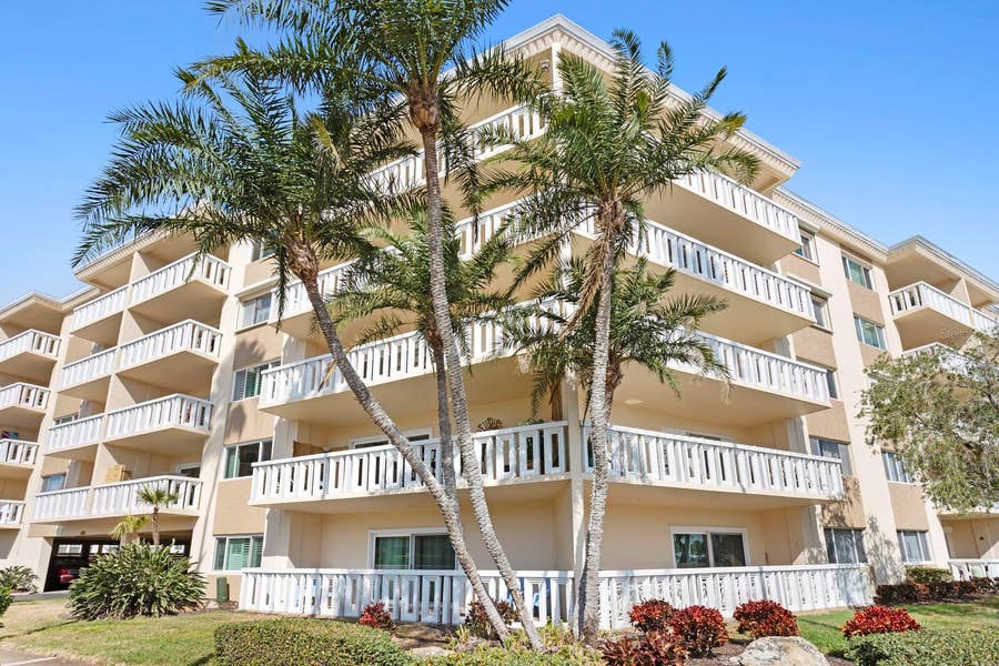 Property photo for 1200 N SHORE DRIVE NE, #407, St Petersburg, FL
