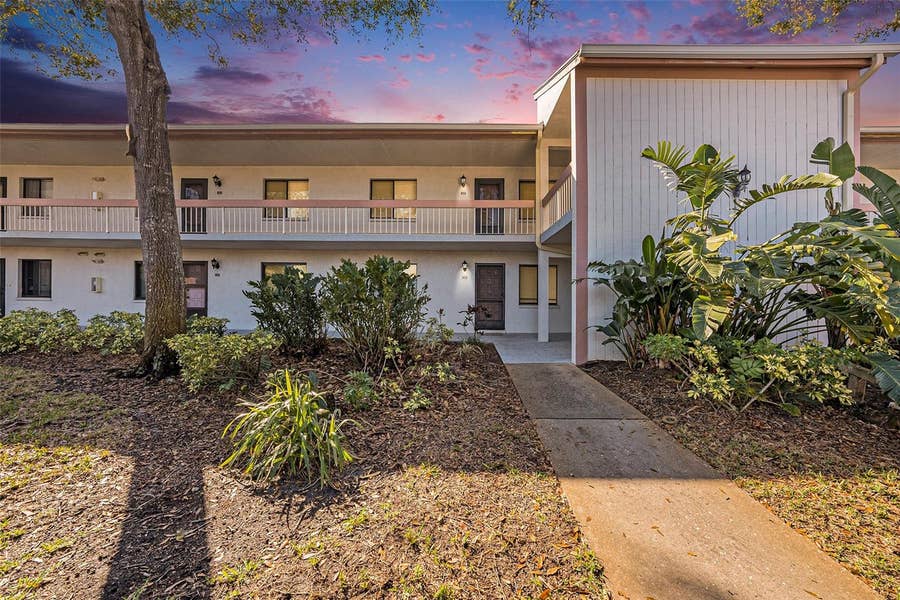 Property photo for 141 LAKEVIEW WAY, Oldsmar, FL