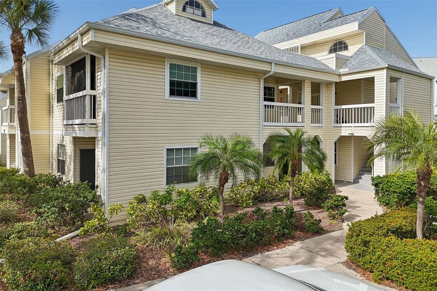Property photo for 6915 STONES THROW CIRCLE N, #3106, St Petersburg, FL