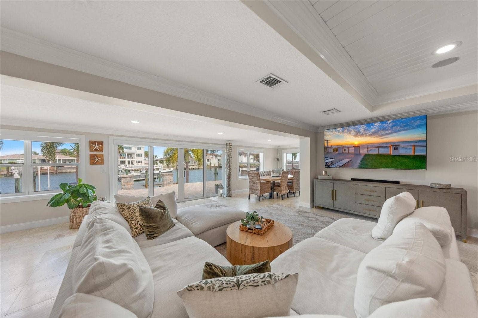 430 PALM ISLAND SE, Clearwater Beach, FL 33767