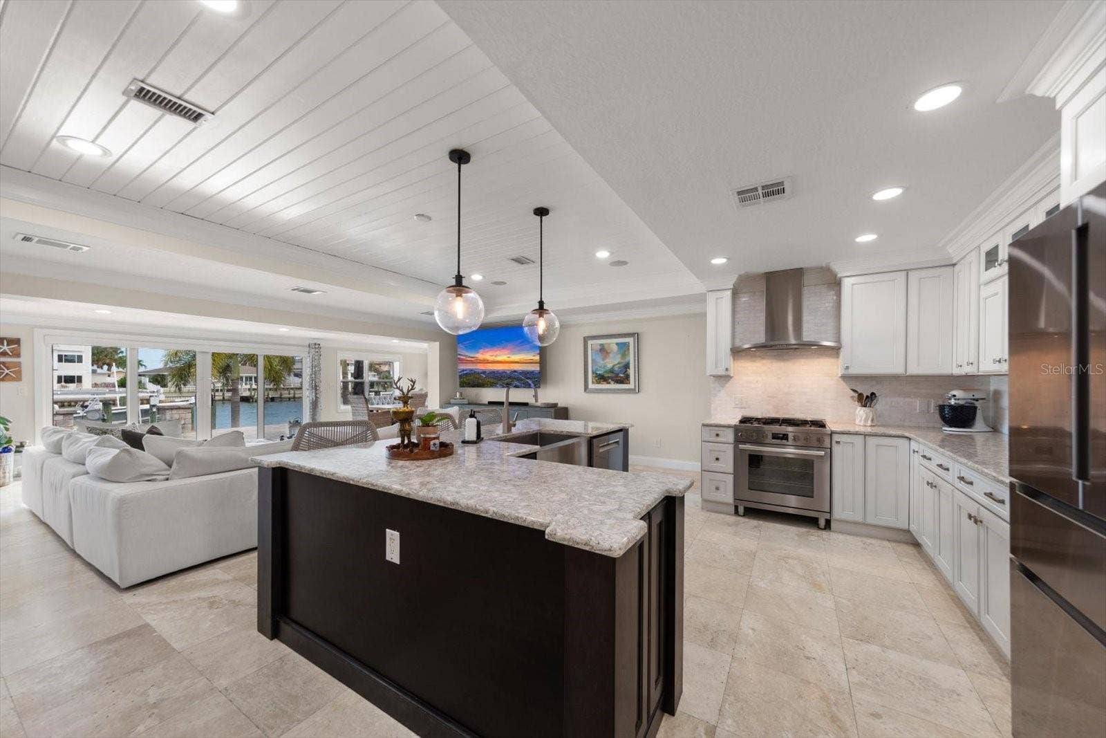 430 PALM ISLAND SE, Clearwater Beach, FL 33767