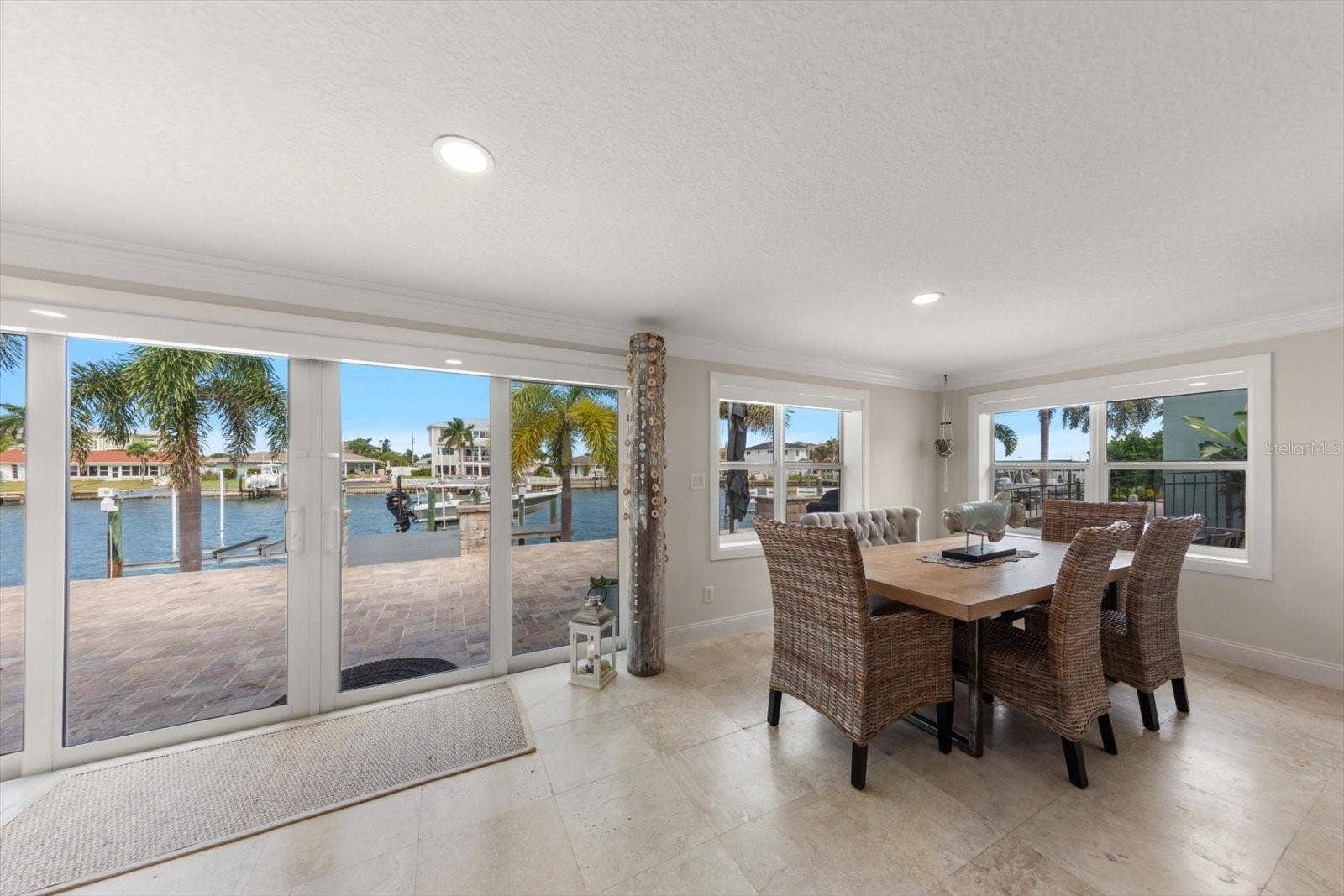 430 PALM ISLAND SE, Clearwater Beach, FL 33767