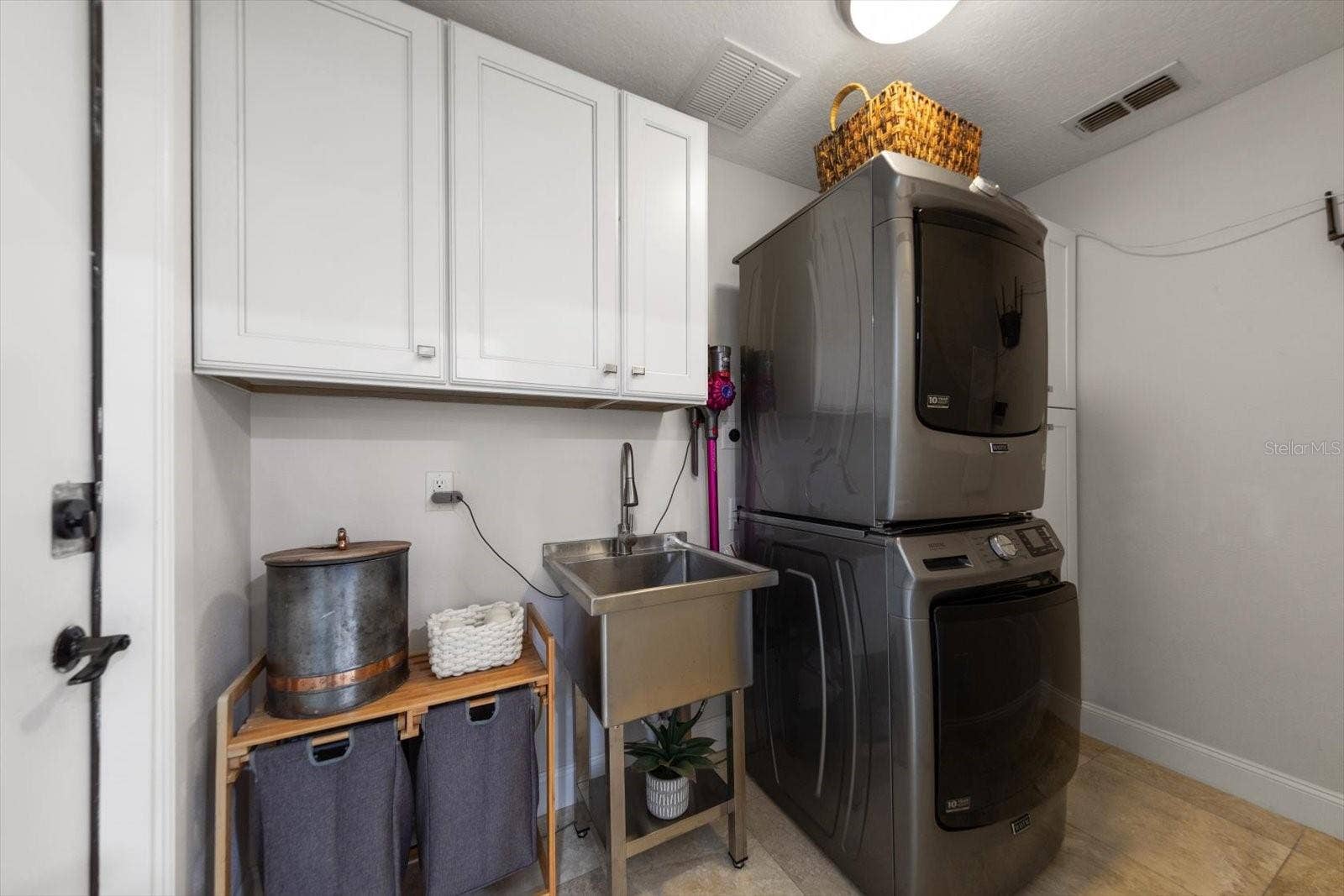430 PALM ISLAND SE, Clearwater Beach, FL 33767