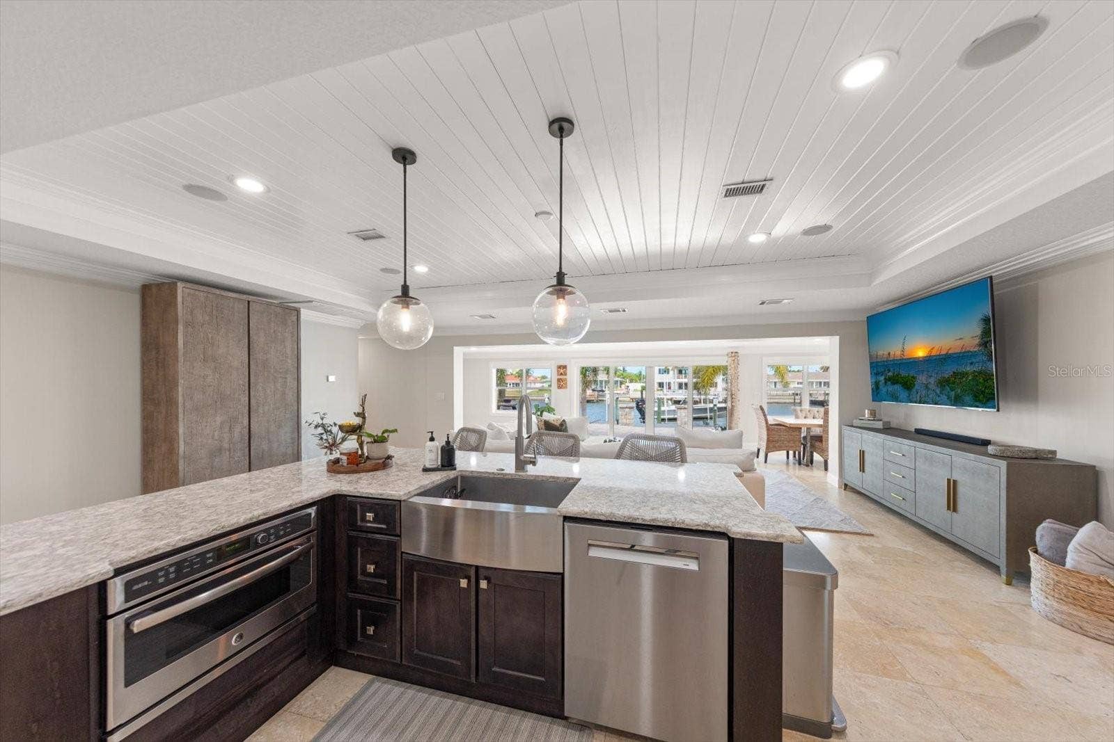 430 PALM ISLAND SE, Clearwater Beach, FL 33767
