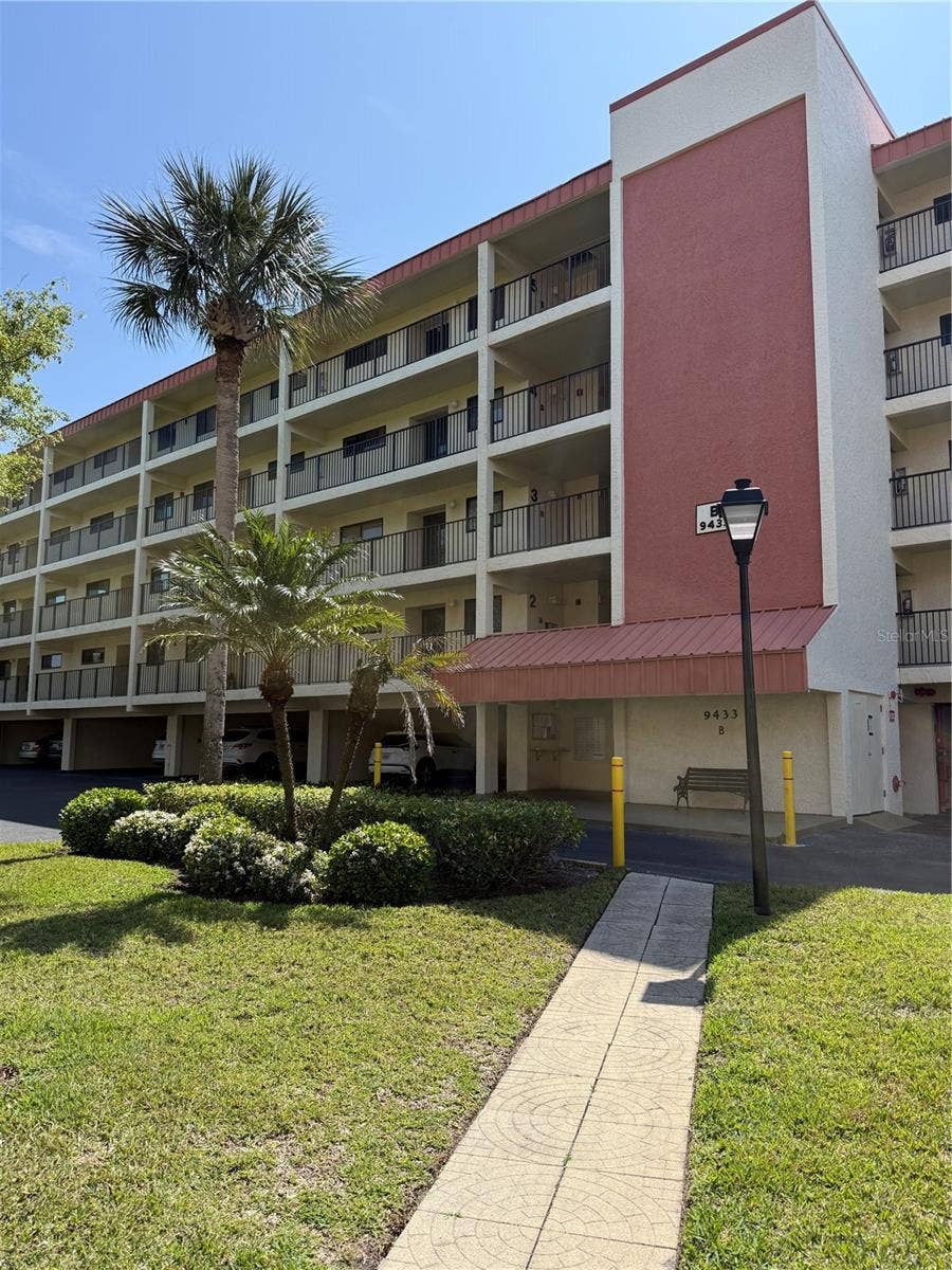 Property photo for 9433 HARBOR GREENS WAY, #504, Seminole, FL