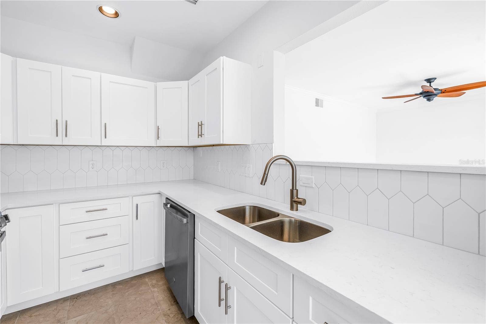 509 PLAZA SEVILLE COURT, #19, Treasure Island, FL 33706 509 PLAZA SEVILLE COURT, #19, Treasure Island, FL 33706