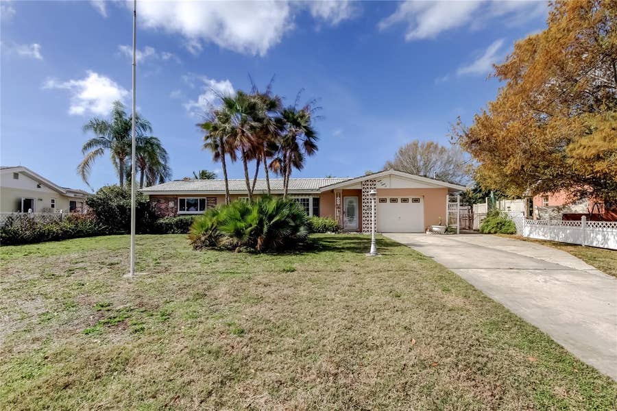 Property photo for 8586 FORSYTH DRIVE, Seminole, FL