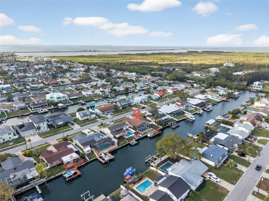 Property photo for 8711 BAY CREST LANE, Tampa, FL