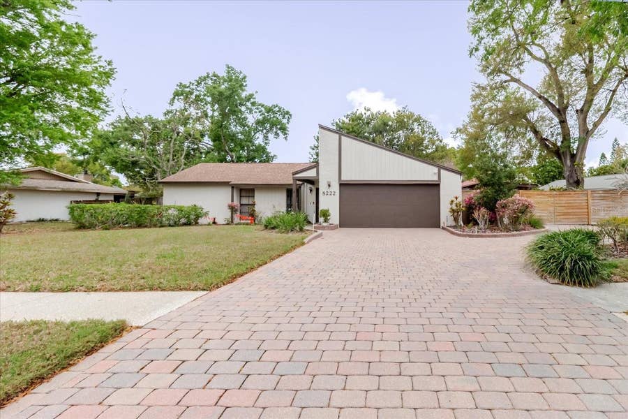Property photo for 8222 LA SERENA DRIVE, Tampa, FL