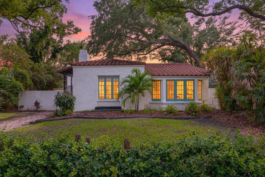 Property photo for 1110 JUNGLE AVENUE N, St Petersburg, FL