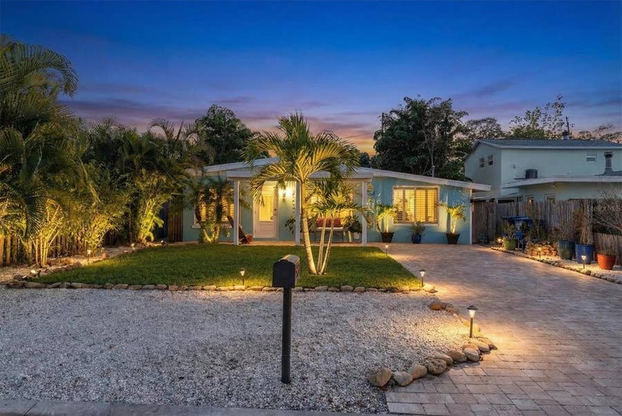 Property photo for 137 PENNSYLVANIA AVENUE, Palm Harbor, FL