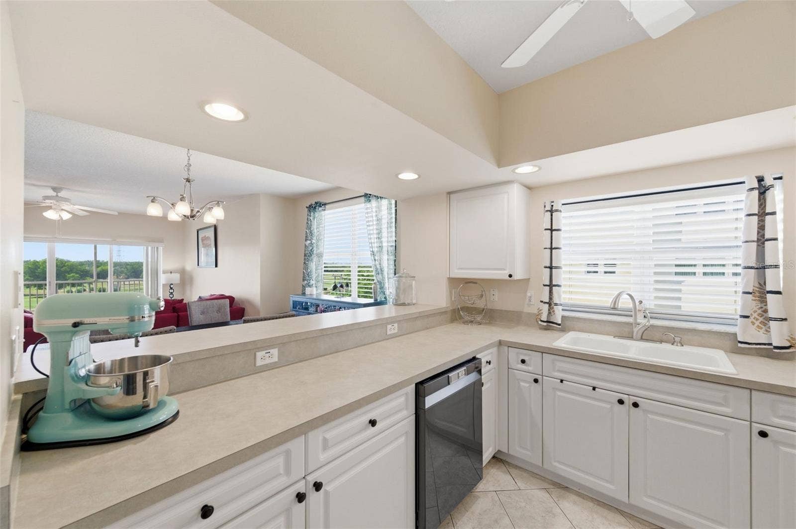 1200 COUNTRY CLUB DRIVE, #1206, Largo, FL 33771 1200 COUNTRY CLUB DRIVE, #1206, Largo, FL 33771