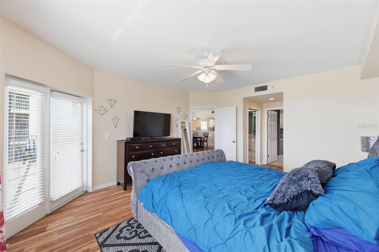 1200 COUNTRY CLUB DRIVE, #1206, Largo, FL 33771 1200 COUNTRY CLUB DRIVE, #1206, Largo, FL 33771