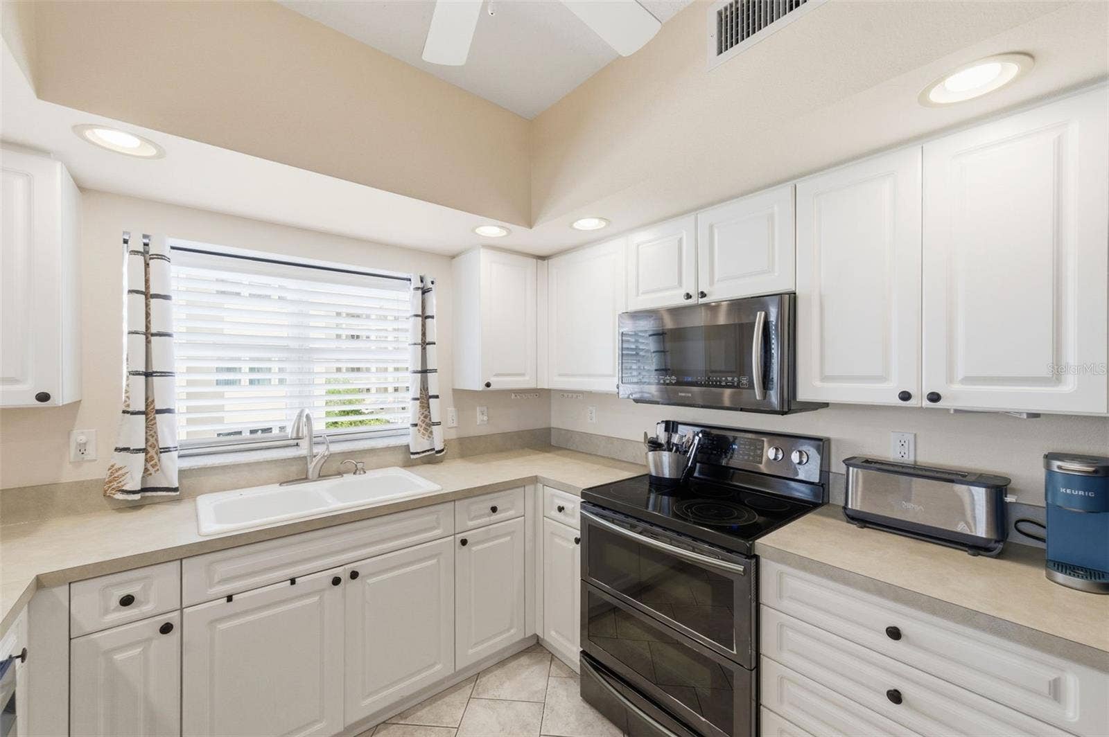 1200 COUNTRY CLUB DRIVE, #1206, Largo, FL 33771 1200 COUNTRY CLUB DRIVE, #1206, Largo, FL 33771