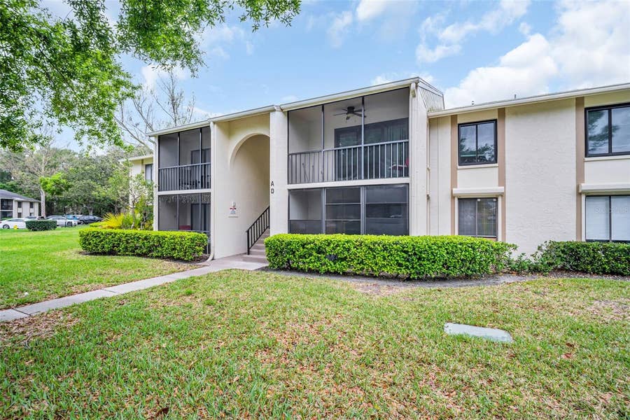 Property photo for 1400 PINE GLEN LANE, #D2, Tarpon Springs, FL
