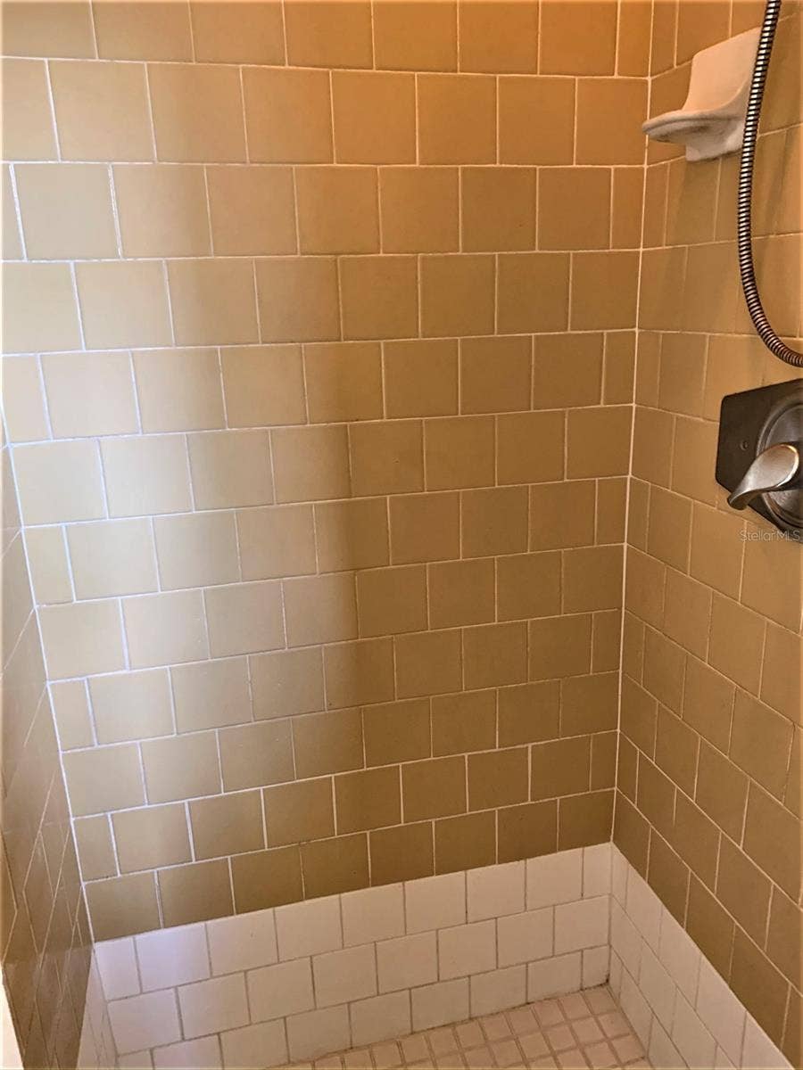 61 81ST AVENUE, #3, Treasure Island, FL 33706 Bathroom