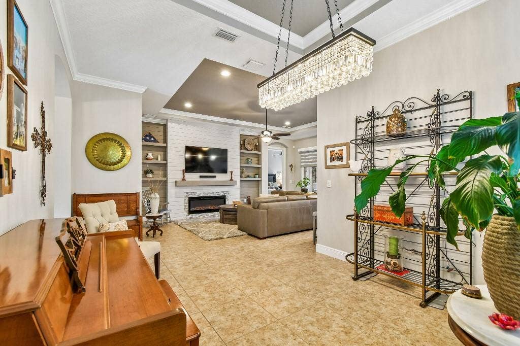 112 SUFFOLK COURT, Deland, FL 32724