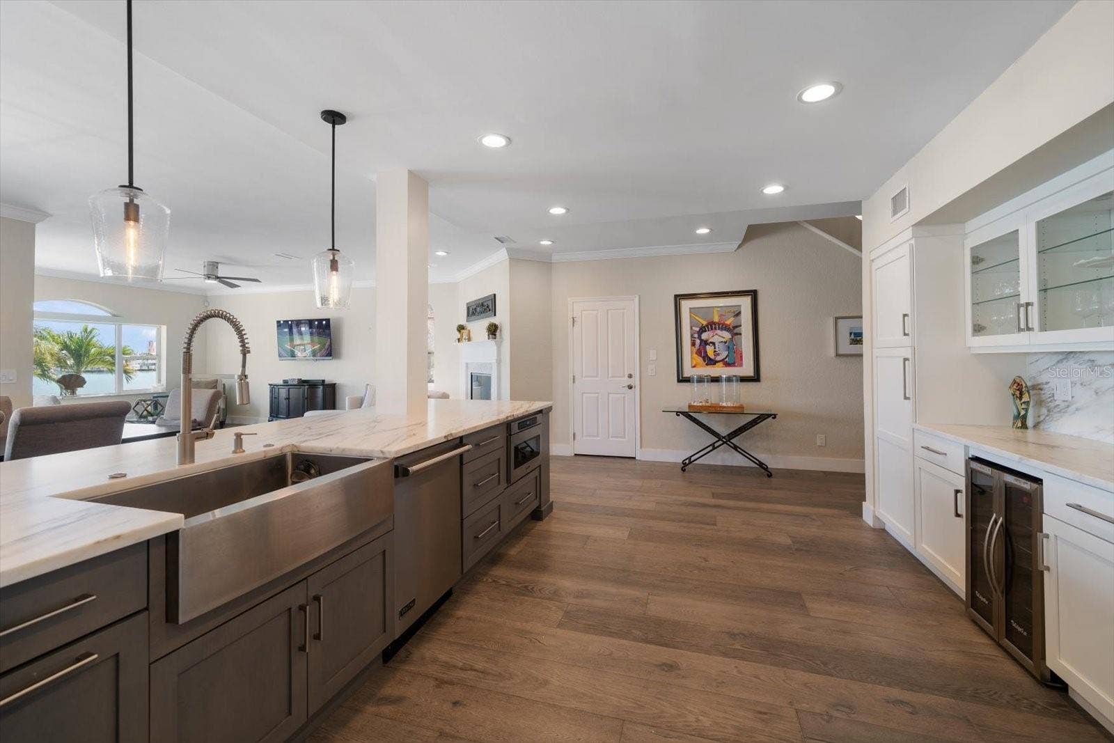 8685 E BAY DRIVE, Treasure Island, FL 33706 8685 E BAY DRIVE, Treasure Island, FL 33706