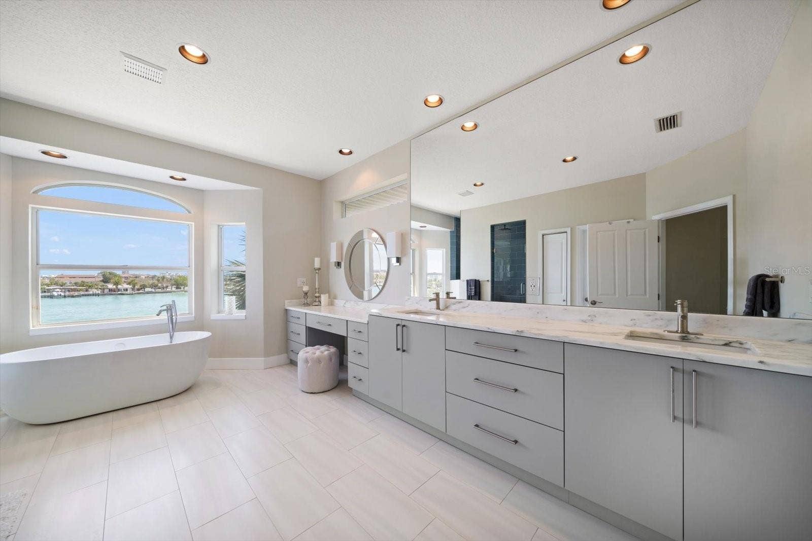 8685 E BAY DRIVE, Treasure Island, FL 33706 8685 E BAY DRIVE, Treasure Island, FL 33706