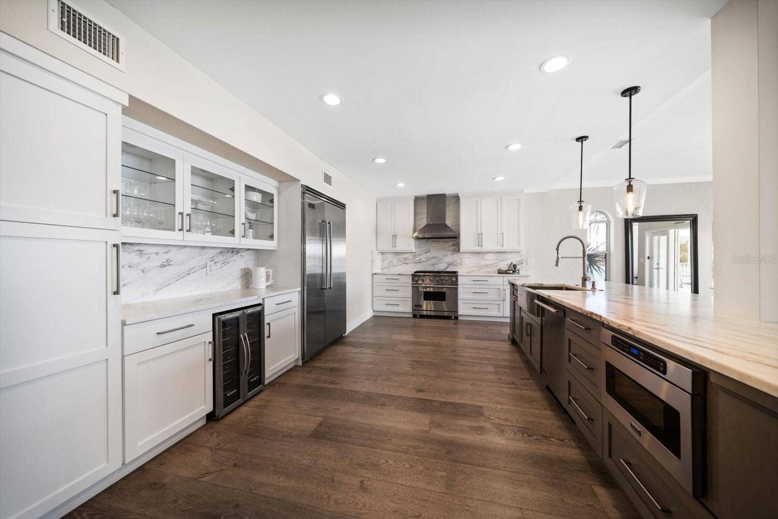 8685 E BAY DRIVE, Treasure Island, FL 33706 8685 E BAY DRIVE, Treasure Island, FL 33706