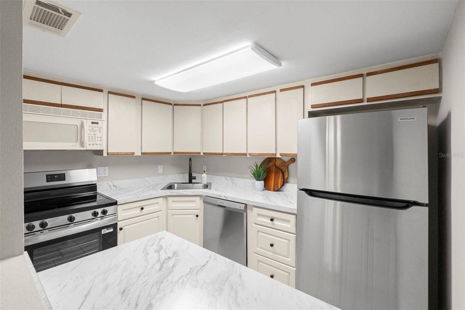 505 PLAZA SEVILLE COURT, #11, Treasure Island, FL 33706 505 PLAZA SEVILLE COURT, #11, Treasure Island, FL 33706