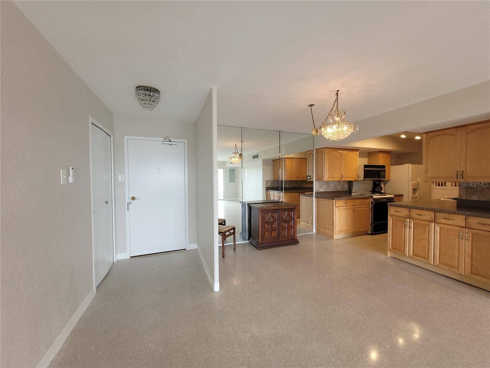 10355 PARADISE BOULEVARD, #608, Treasure Island, FL 33706 10355 PARADISE BOULEVARD, #608, Treasure Island, FL 33706