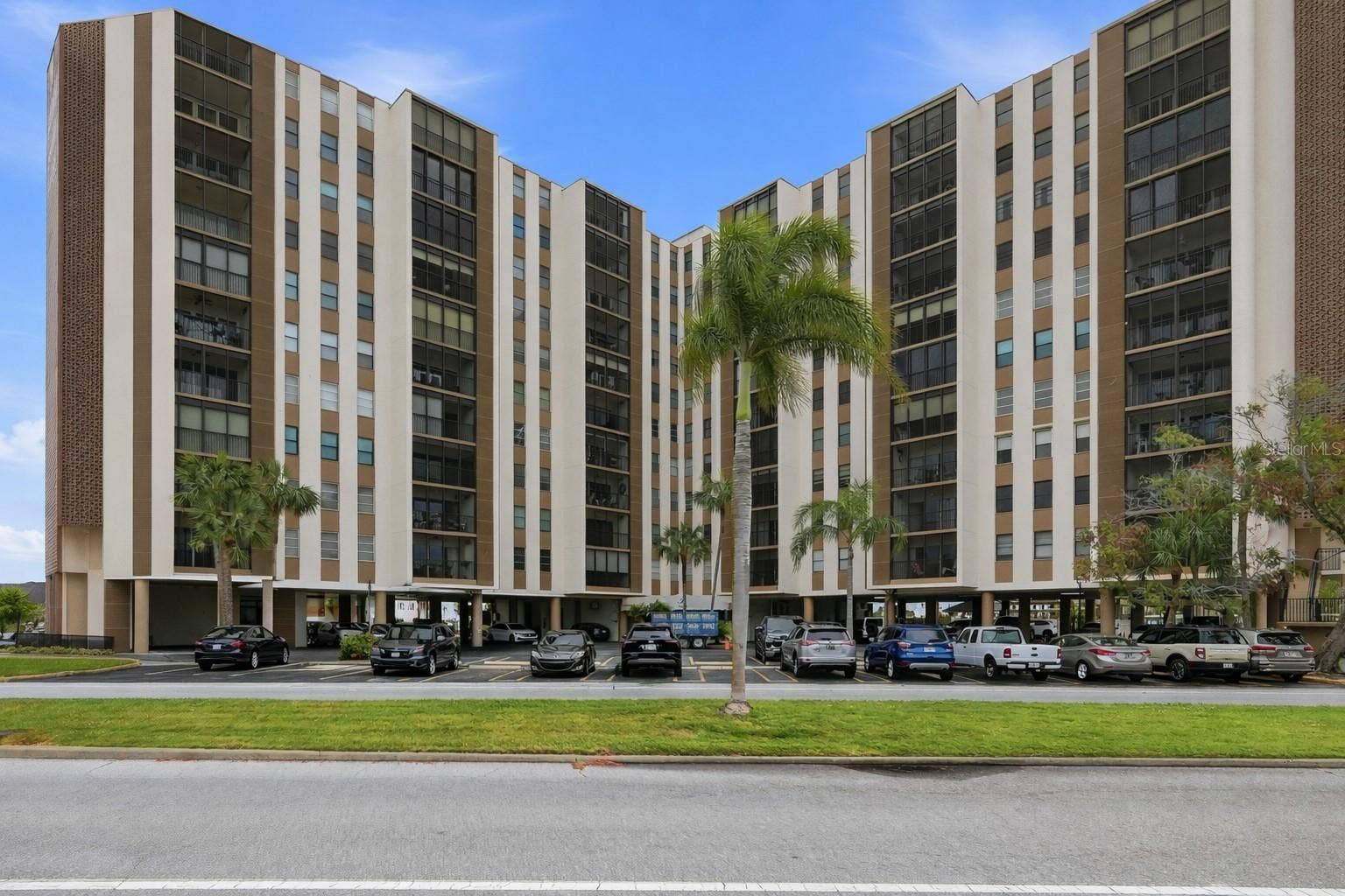 10355 PARADISE BOULEVARD, #608, Treasure Island, FL 33706 10355 PARADISE BOULEVARD, #608, Treasure Island, FL 33706
