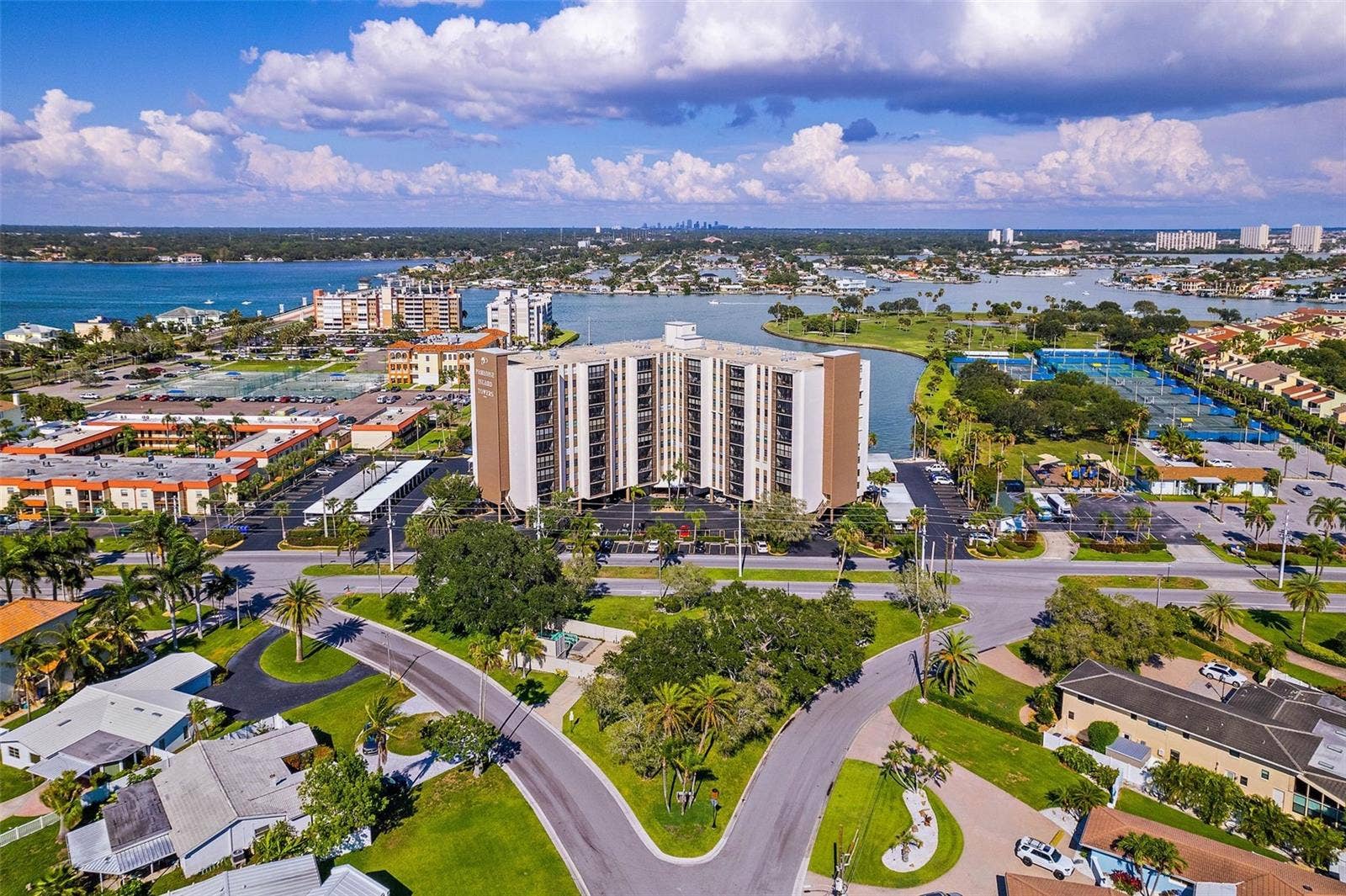 10355 PARADISE BOULEVARD, #608, Treasure Island, FL 33706 10355 PARADISE BOULEVARD, #608, Treasure Island, FL 33706