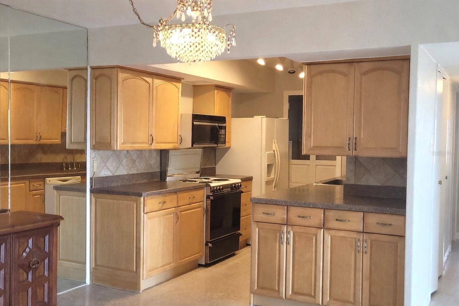 10355 PARADISE BOULEVARD, #608, Treasure Island, FL 33706 10355 PARADISE BOULEVARD, #608, Treasure Island, FL 33706