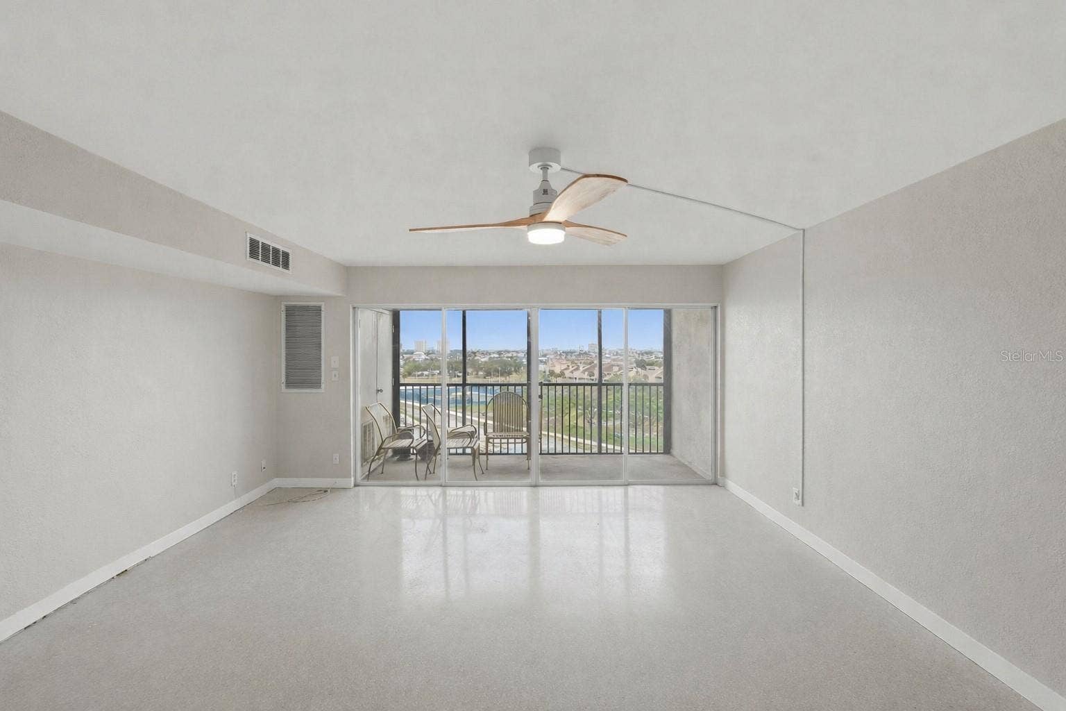 10355 PARADISE BOULEVARD, #608, Treasure Island, FL 33706 Living area