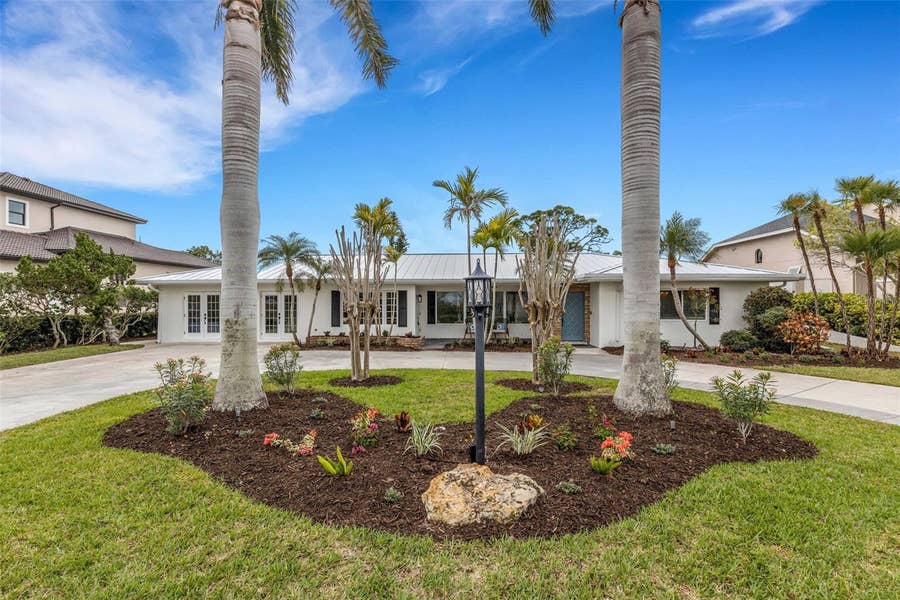Property photo for 441 BAYSHORE DRIVE, Venice, FL