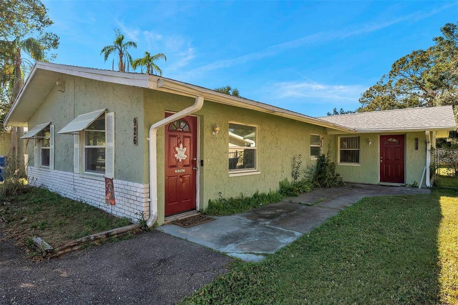Property photo for 926 LAKE PALMS DRIVE, Largo, FL