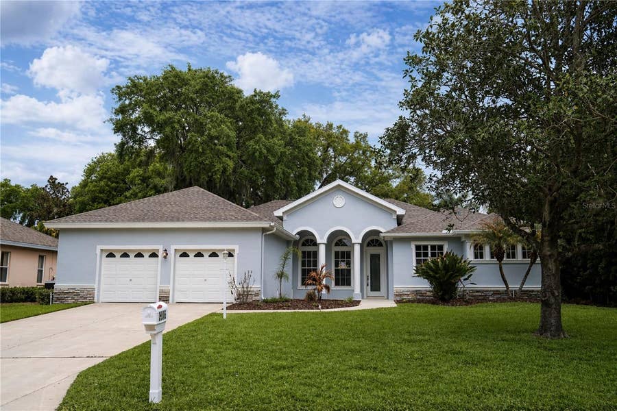 Property photo for 2906 SUTTON OAKS COURT, Plant City, FL
