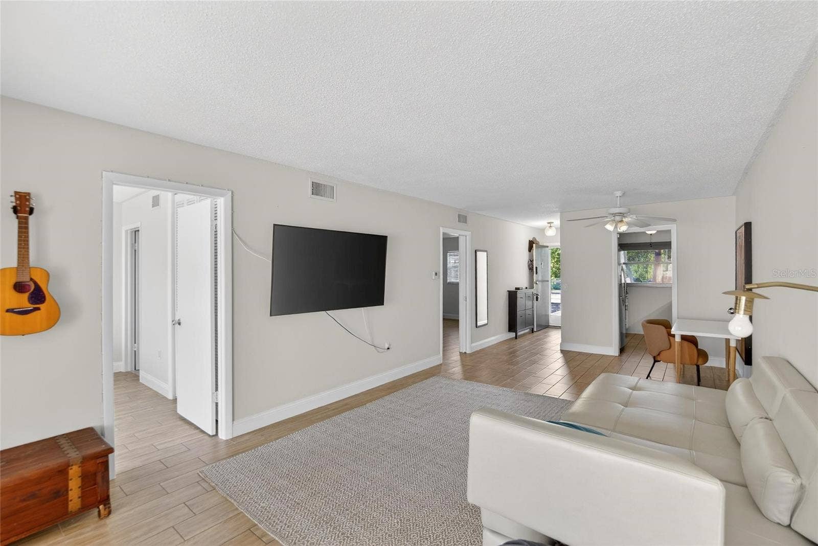 1303 S HERCULES AVENUE, #2, Clearwater, FL 33764 Living Room