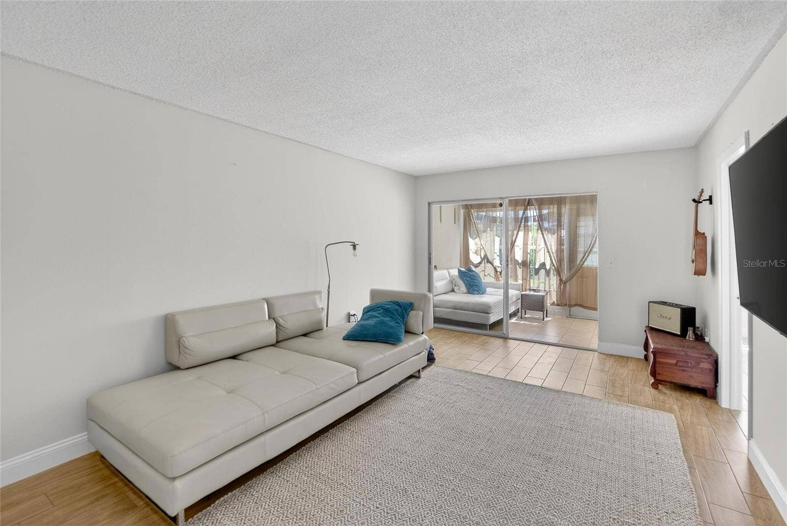 1303 S HERCULES AVENUE, #2, Clearwater, FL 33764 Living Room