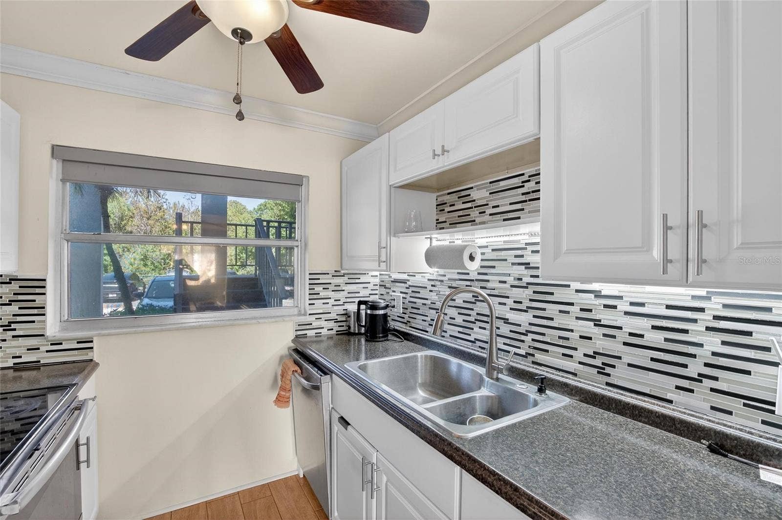 1303 S HERCULES AVENUE, #2, Clearwater, FL 33764 Kitchen