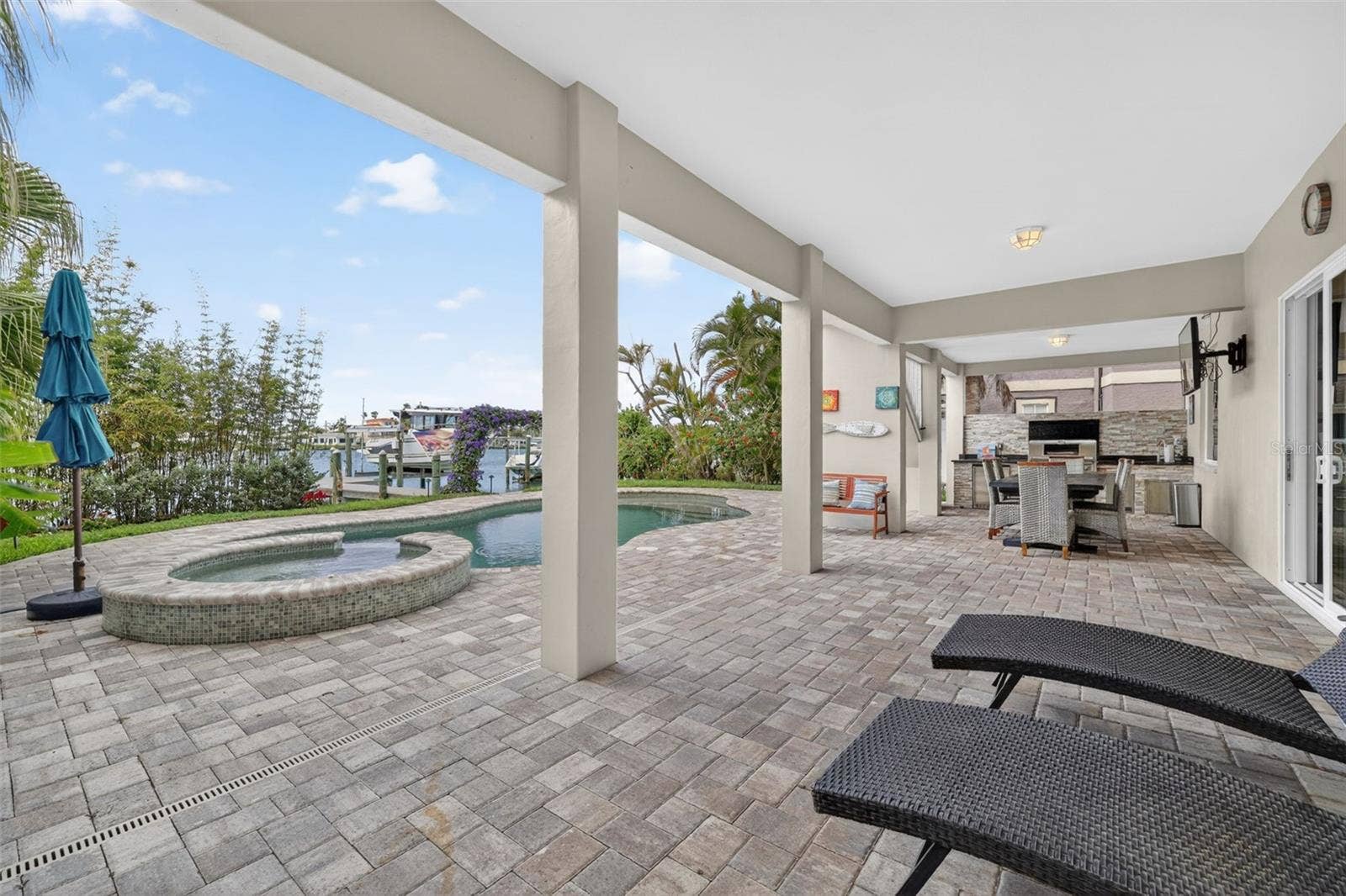 13 TREASURE LN, Treasure Island, FL 33706