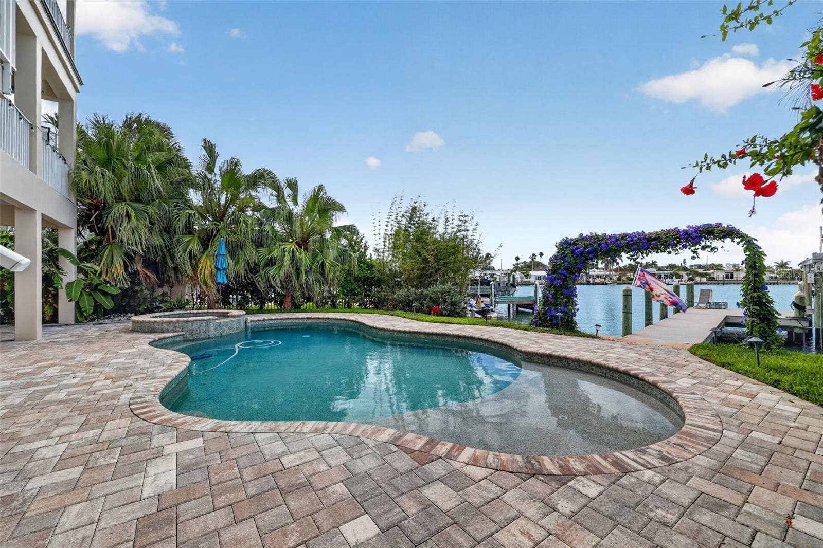 13 TREASURE LN, Treasure Island, FL 33706