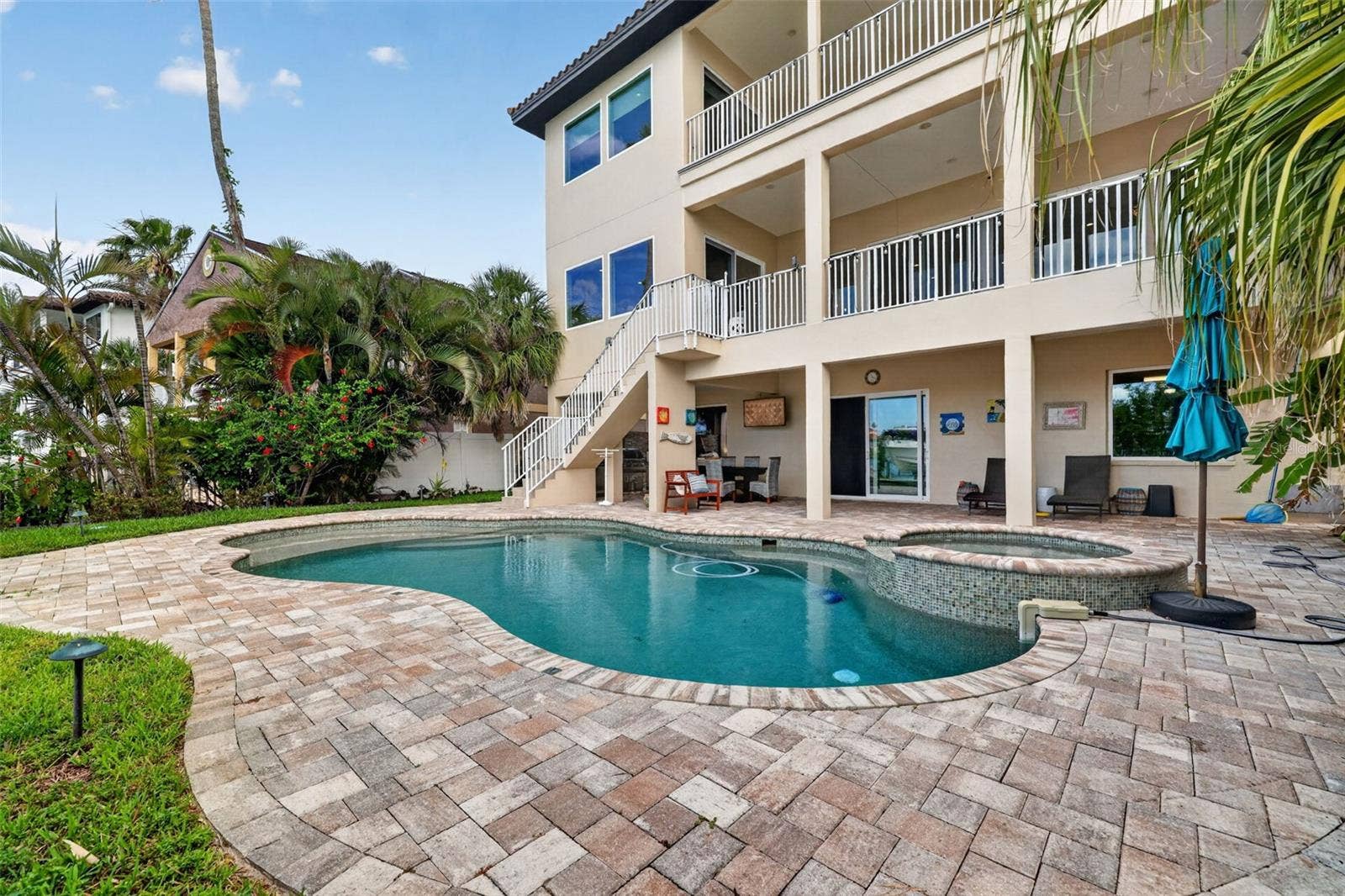 13 TREASURE LN, Treasure Island, FL 33706