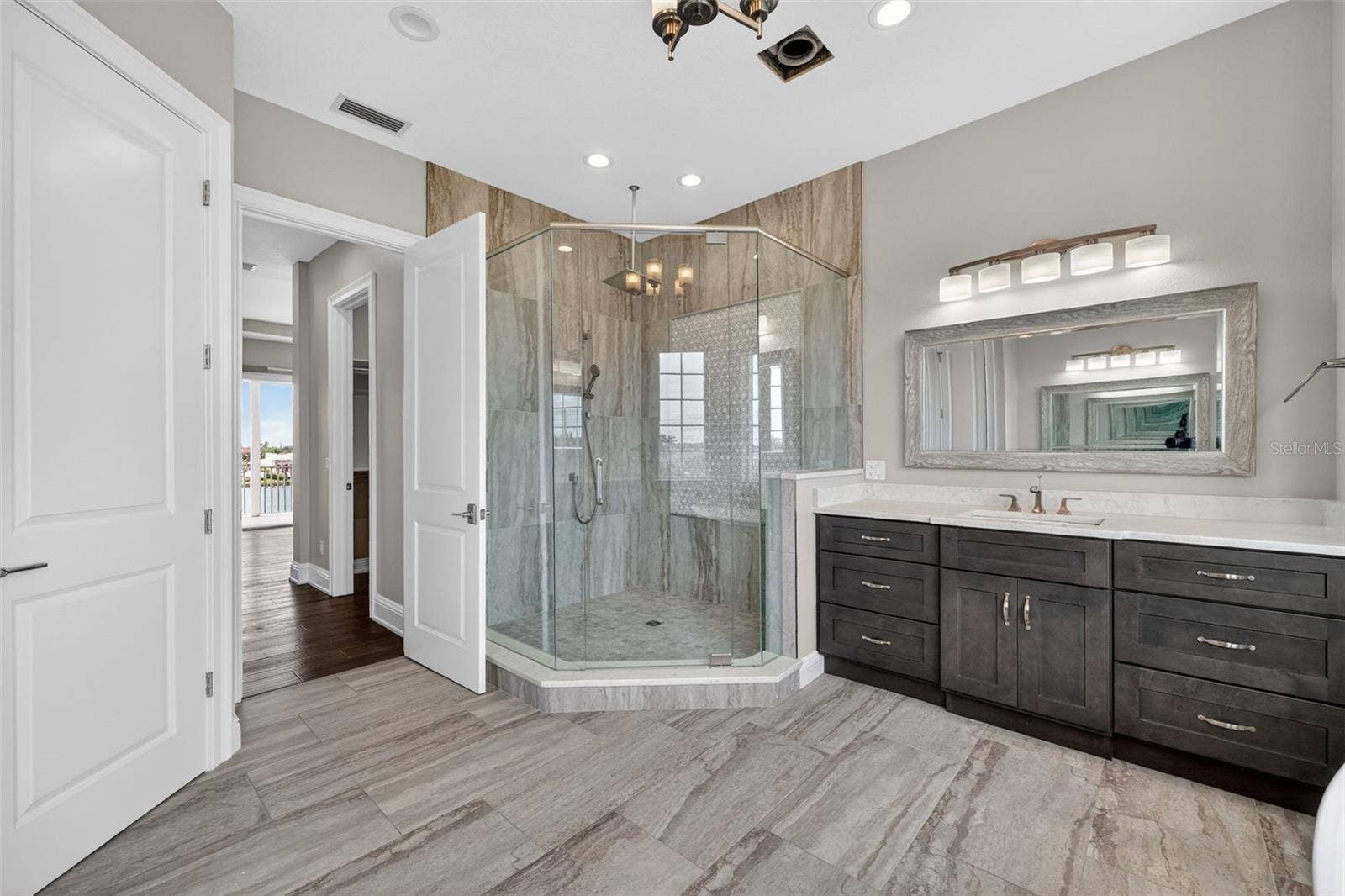 13 TREASURE LN, Treasure Island, FL 33706